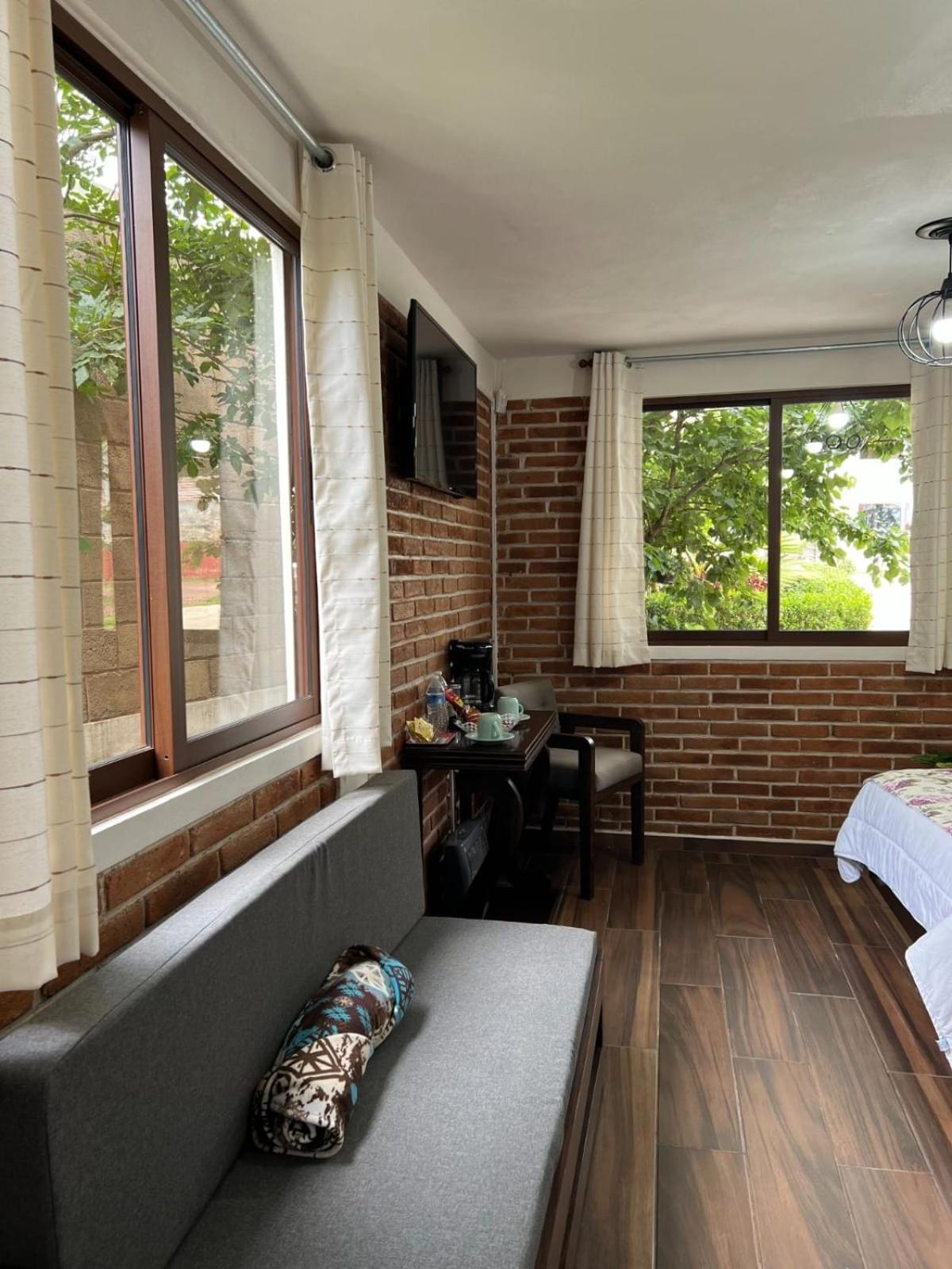 El Descanso Casa-Hotel Zacatlan. Zimmer foto